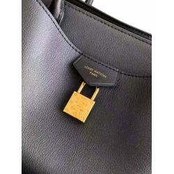 루이비통 22CM X 14.5CM X 28.5CM