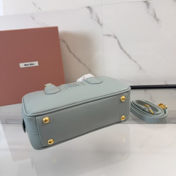 미우미우 金丽雅