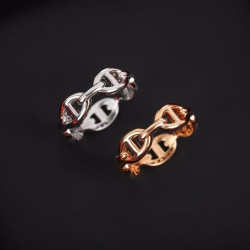 에르메스 MOMO 一代 350. 二代 450