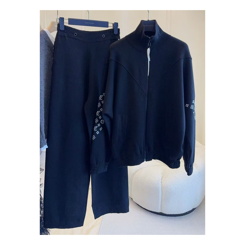 루이비통 高端  外套898 裤子678