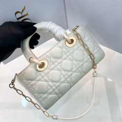 디올 레이디 디조이 백 스몰 까나쥬 22CM X 11CM X 6CM