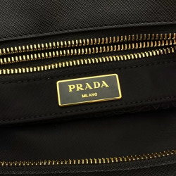 PRADA-瑶瑶