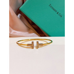 TIFFANY-MOMO