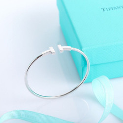 TIFFANY-MOMO
