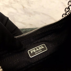 프라다(PRADA) 테수토 리에디션 체인 크로스백 호보백 숄더백 1BH204-블랙프레임