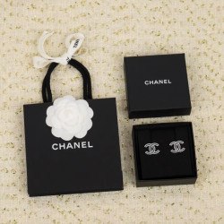 샤넬 귀걸이 MOMO -CHANEL EARRING