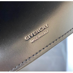 GIVENCHY