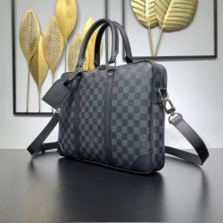 LOUISVUITTON