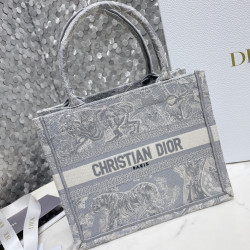 DIOR-喜洋洋