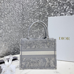 DIOR-喜洋洋