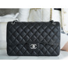 팬더샵 샤넬 클래식 점보 플랩백 은장 Chanel Classic Flap Jumbo | Pebbled Black and Silver Metal 30CM