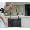 팬더샵 샤넬 클래식 미듐 플랩백 캐비어 금장 Chanel Classic Flap Medium | Pebbled Black and Gold-Tone Metal  25CM