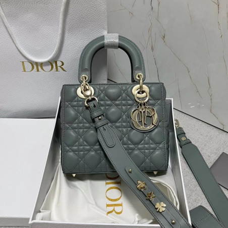 DIOR