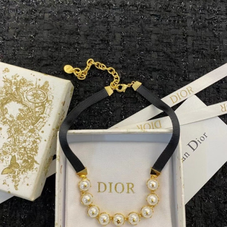 디올 목걸이 -DIOR NECKLACE