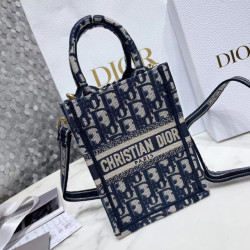 DIOR-喜洋洋 13.5CM X 5CM X 18CM