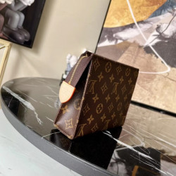 LOUISVUITTON 15CM X 19CM X 25CM