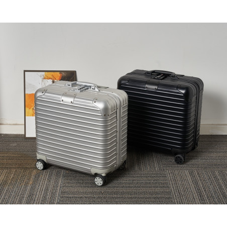 RIMOWA 16인치