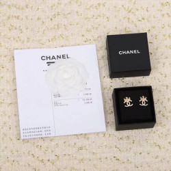 샤넬 귀걸이 MOMO -CHANEL EARRING