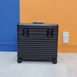 RIMOWA