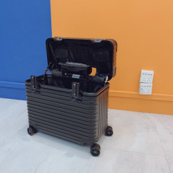 RIMOWA