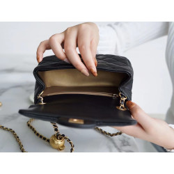 팬더샵 샤넬 클래식 골든 볼 플랩 백 미니 램스킨 블랙