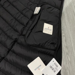 Moncler BATZ(몽클레어 바츠)  바람막이패딩