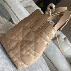 DIOR-喜洋洋 28CM