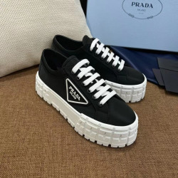 프라다(Prada) 개버딘 스니커즈 IU매장