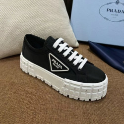 프라다(Prada) 개버딘 스니커즈 IU매장