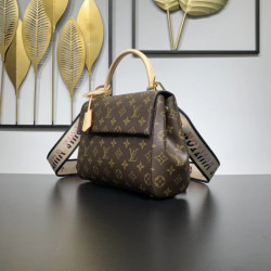 LOUISVUITTON 28CM X 20CM X 10CM