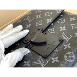 LOUISVUITTON 28CM X 22.5CM X 3.5CM