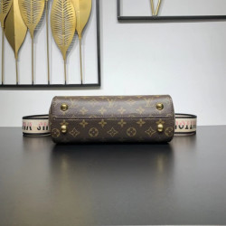 LOUISVUITTON 28CM X 20CM X 10CM