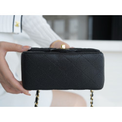 팬더샵 샤넬 클래식 미니 플랩백 CHANEL MINI FLAP BAG A35200 17CM