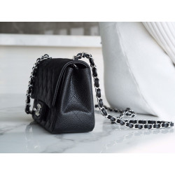 팬더샵 샤넬 클래식 미니 플랩백 CHANEL MINI FLAP BAG A35200 17CM