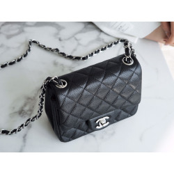 팬더샵 샤넬 클래식 미니 플랩백 CHANEL MINI FLAP BAG A35200 17CM