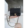 팬더샵 샤넬 클래식 미니 플랩백 CHANEL MINI FLAP BAG A35200 17CM