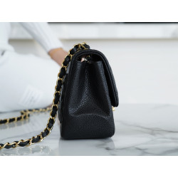 팬더샵 샤넬 클래식 미니 플랩백 CHANEL MINI FLAP BAG A35200 17CM