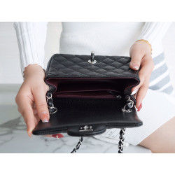 팬더샵 샤넬 클래식 미니 플랩백 CHANEL MINI FLAP BAG A35200 17CM