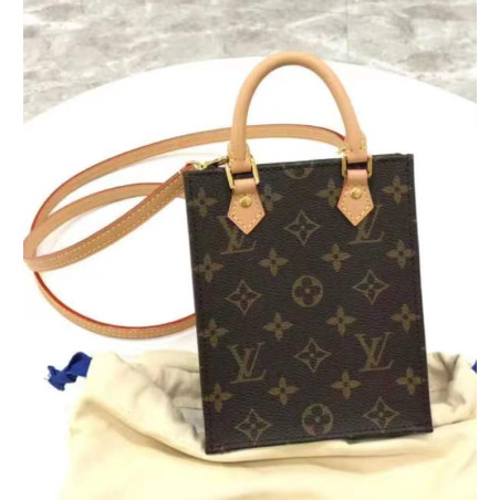 LOUISVUITTON-女王 14CM X 17CM