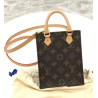 LOUISVUITTON-女王 14CM X 17CM