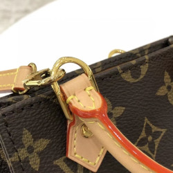 LOUISVUITTON-女王 14CM X 17CM