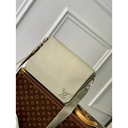 LOUISVUITTON 28CM X 24CM X...