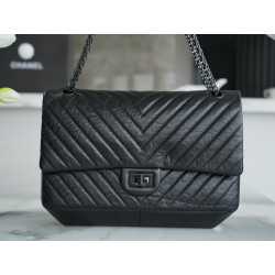 팬더샵 샤넬 쉐브론 클래식 블랙 체인 빈티지 숄더백 CHANEL 2.55 REISSUE BAG CLASSIC 28CM