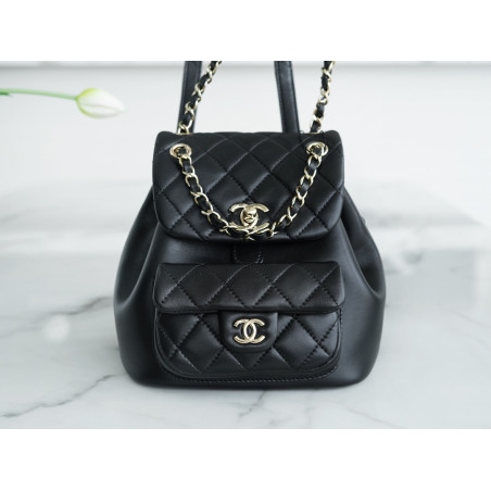 팬더샵 샤넬 램스킨 듀마백팩 블랙-CHANEL SMALL DUMA POCKETS DRAWSTRING BACKPACK AS2908