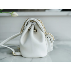 팬더샵 샤넬 램스킨 듀마백팩 화이트-CHANEL SMALL DUMA POCKETS DRAWSTRING BACKPACK AS2908 B08609 10601