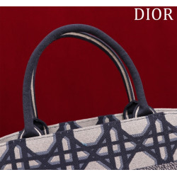 DIOR-大拇指 26CM X 12CM X23CM