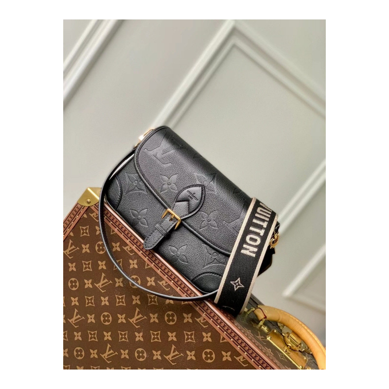 LOUISVUITTON 23CM X 16CM X 8CM