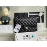 샤넬 클래식 미듐 플랩백 램스킨 은장 Chanel Classic Flap Medium | Lambskin and Silver Metal 25CM