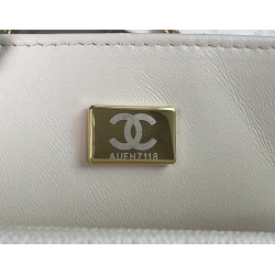 CHANEL 20CM