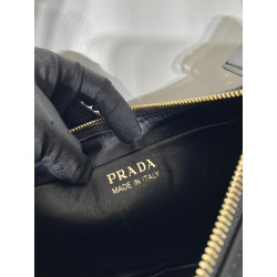 PRADA-瑶瑶 22.5CM X 18.5CM X 6.5CM